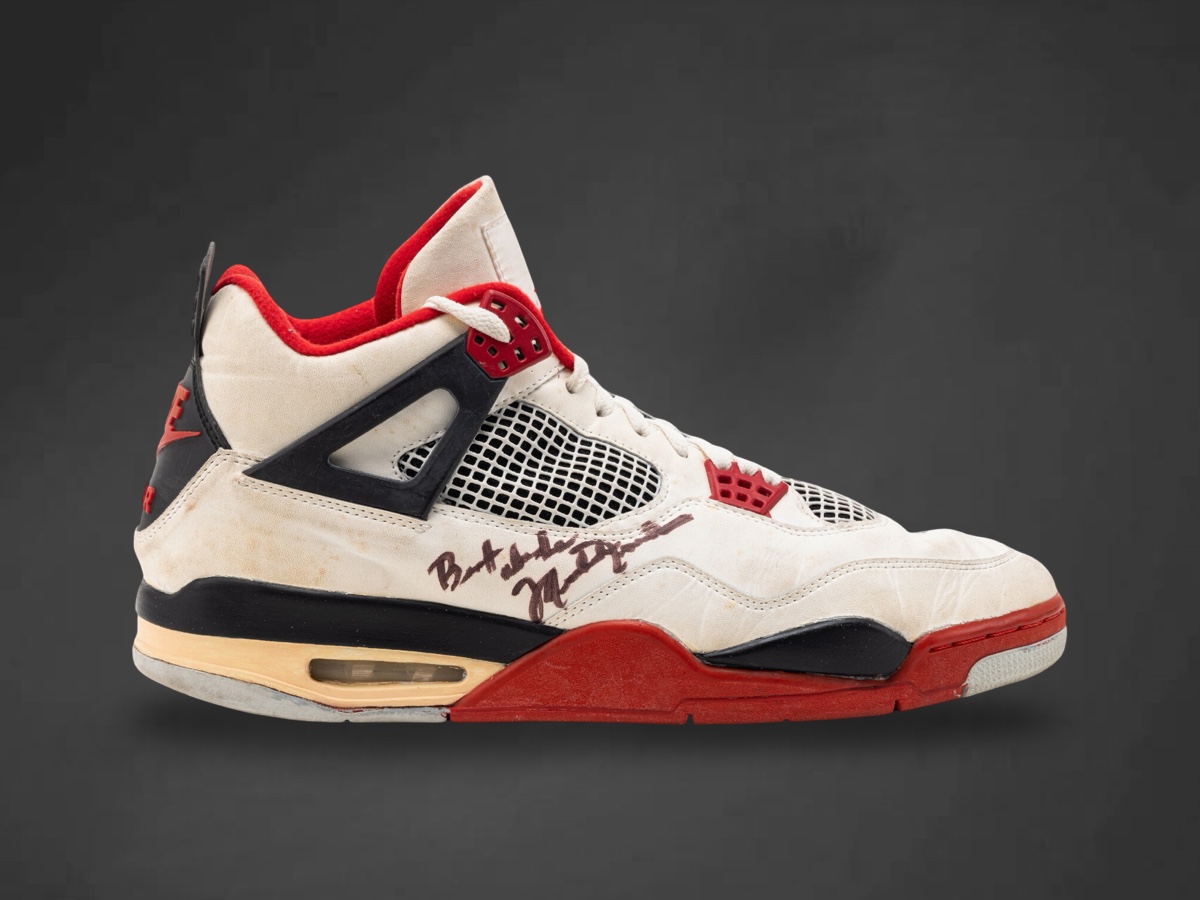 Air Jordan IV
