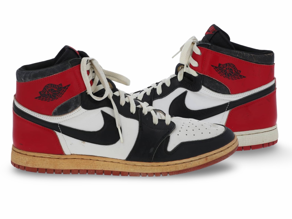 Air Jordan 1 Black Toe sample detail — 1984