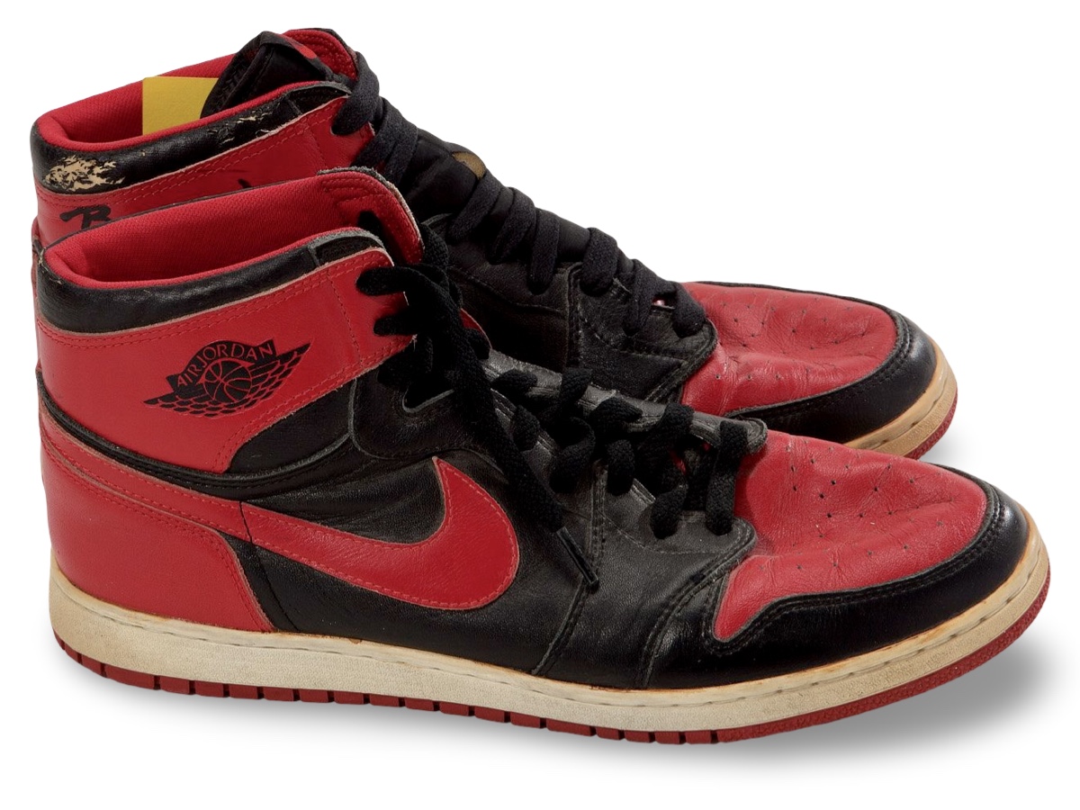 Air Jordan 1 Sample Red Liner pair 1 — 1984