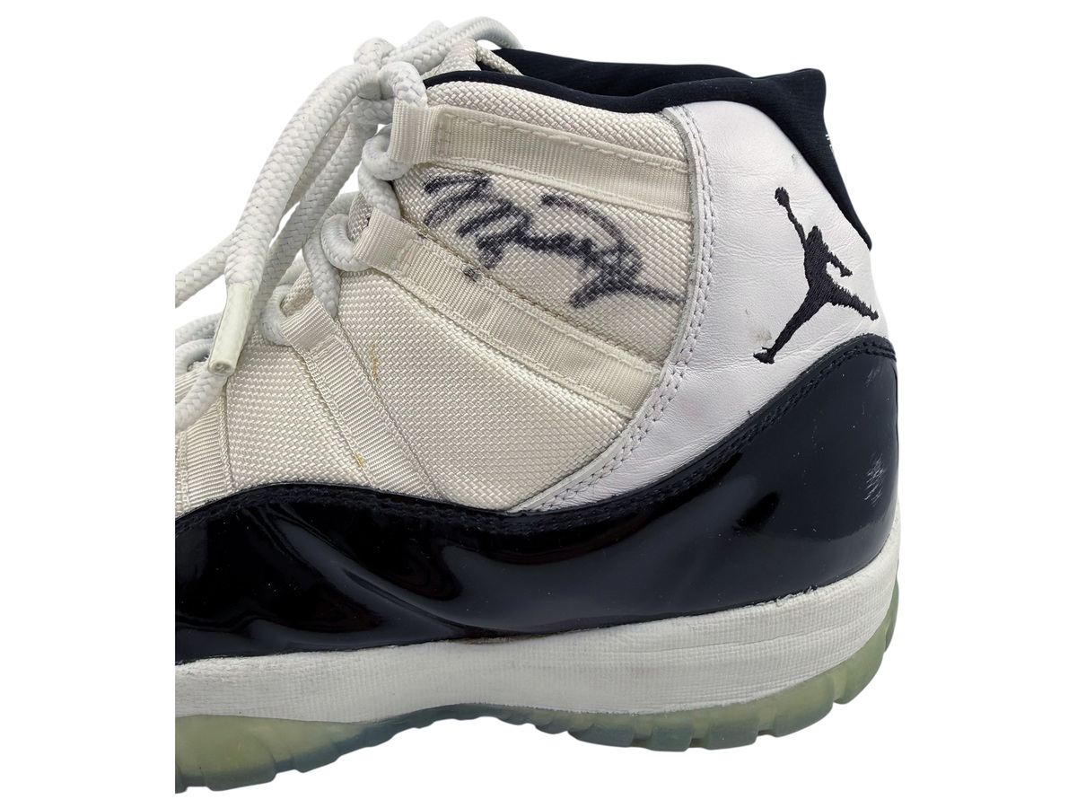 Air Jordan XI · Single View 4 candidate