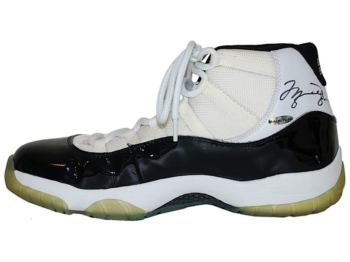 Air Jordan XI · Single View 1 candidate