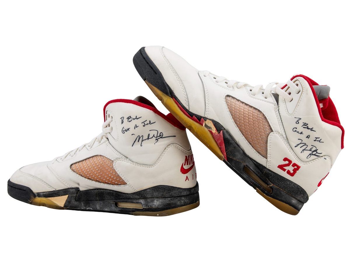 Air Jordan V · Pair View 2